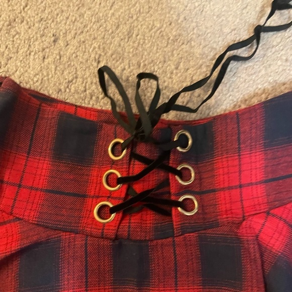 Plaid red and black school girl skirt size small - Picture 4 of 7